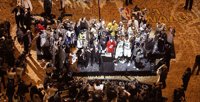 NBA编年史(2002-03):姚明来了! <a href=/lanqiuxm/spurs/ target=_blank class=infotextkey>马刺</a>复仇<a href=/lanqiuxm/lakers/ target=_blank class=infotextkey>湖人</a>