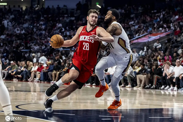 NBA季前赛综述:火箭<a href=/lanqiuxm/spurs/ target=_blank class=infotextkey>马刺</a><a href=/lanqiuxm/magic/ target=_blank class=infotextkey>魔术</a>领跑 新趋势与球队百态