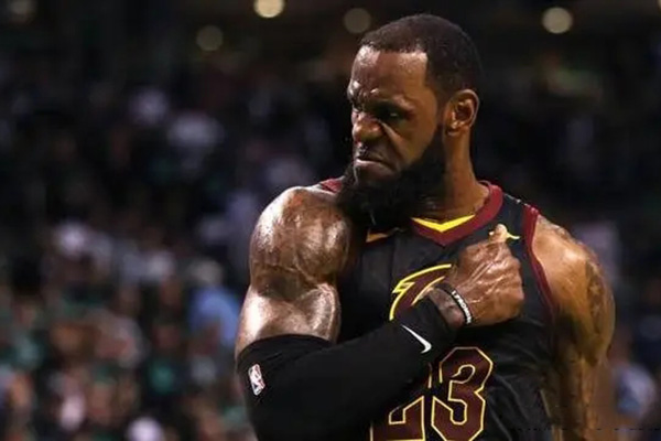 湖人被曝“逼退”詹皇令其心寒,名记爆料詹姆斯或重返骑士决裂湖人