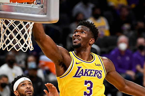 <a href=/lanqiuxm/lakers/ target=_blank class=infotextkey>湖人</a>季前赛首胜:艾顿26分钟砍14+8,直言要做防守锚点