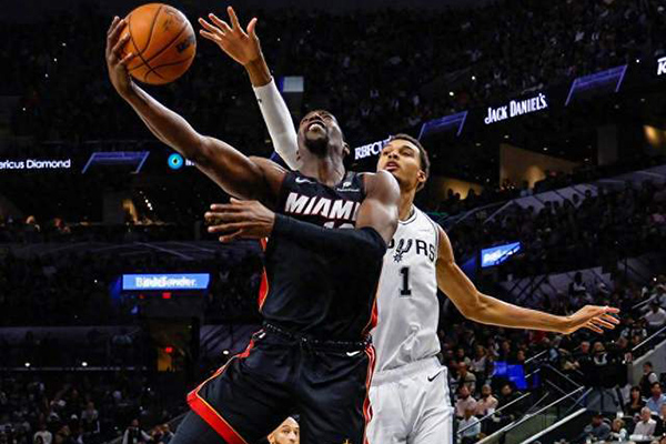 马刺5连胜开局:文班引领的新黄金时代